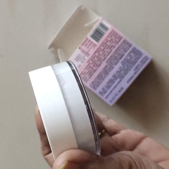 setting powder - Picture 3 of 4